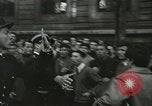 Standbild Ausschreitungen Frankreich, 1950, aus Sekunde 18 historischem Filmmaterial Videoclip 65675064674