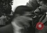 Standbild Ausschreitungen Frankreich, 1950, aus Sekunde 21 historischem Filmmaterial Videoclip 65675064674