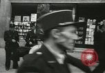 Standbild Ausschreitungen Frankreich, 1950, aus Sekunde 38 historischem Filmmaterial Videoclip 65675064674