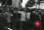 Standbild Ausschreitungen Frankreich, 1950, aus Sekunde 45 historischem Filmmaterial Videoclip 65675064674