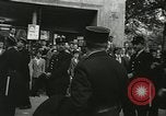 Standbild Ausschreitungen Frankreich, 1950, aus Sekunde 50 historischem Filmmaterial Videoclip 65675064674