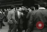 Standbild Ausschreitungen Frankreich, 1950, aus Sekunde 55 historischem Filmmaterial Videoclip 65675064674