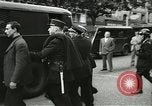 Standbild Ausschreitungen Frankreich, 1950, aus Sekunde 58 historischem Filmmaterial Videoclip 65675064674