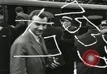 Standbild Ausschreitungen Frankreich, 1950, aus Sekunde 61 historischem Filmmaterial Videoclip 65675064674