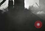 Standbild Bombe beschädigte Gebäude Europa, 1955, aus Sekunde 26 historischem Filmmaterial Videoclip 65675064679