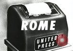 Standbild Ausschreitungen Rom Italien, 1955, aus Sekunde 1 historischem Filmmaterial Videoclip 65675064680