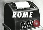 Standbild Ausschreitungen Rom Italien, 1955, aus Sekunde 3 historischem Filmmaterial Videoclip 65675064680