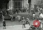 Standbild Ausschreitungen Rom Italien, 1955, aus Sekunde 7 historischem Filmmaterial Videoclip 65675064680