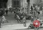 Standbild Ausschreitungen Rom Italien, 1955, aus Sekunde 8 historischem Filmmaterial Videoclip 65675064680