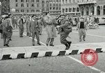 Standbild Ausschreitungen Rom Italien, 1955, aus Sekunde 20 historischem Filmmaterial Videoclip 65675064680
