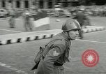 Standbild Ausschreitungen Rom Italien, 1955, aus Sekunde 23 historischem Filmmaterial Videoclip 65675064680