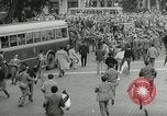 Standbild Ausschreitungen Rom Italien, 1955, aus Sekunde 28 historischem Filmmaterial Videoclip 65675064680