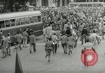 Standbild Ausschreitungen Rom Italien, 1955, aus Sekunde 30 historischem Filmmaterial Videoclip 65675064680