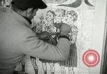 Standbild Demonstrationen auf der Straße Hegyeshalom Ungarn, 1956, aus Sekunde 22 historischem Filmmaterial Videoclip 65675064683