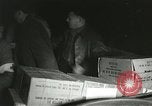 Standbild Demonstrationen auf der Straße Hegyeshalom Ungarn, 1956, aus Sekunde 51 historischem Filmmaterial Videoclip 65675064683