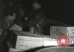 Standbild Demonstrationen auf der Straße Hegyeshalom Ungarn, 1956, aus Sekunde 52 historischem Filmmaterial Videoclip 65675064683