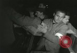 Standbild Demonstrationen auf der Straße Hegyeshalom Ungarn, 1956, aus Sekunde 56 historischem Filmmaterial Videoclip 65675064683