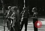 Standbild europäische Truppen Ägypten, 1956, aus Sekunde 30 historischem Filmmaterial Videoclip 65675064692