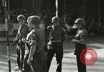 Standbild europäische Truppen Ägypten, 1956, aus Sekunde 31 historischem Filmmaterial Videoclip 65675064692