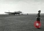 Standbild Offiziere Ägypten, 1956, aus Sekunde 15 historischem Filmmaterial Videoclip 65675064693