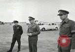 Standbild Offiziere Ägypten, 1956, aus Sekunde 22 historischem Filmmaterial Videoclip 65675064693
