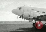 Standbild Offiziere Ägypten, 1956, aus Sekunde 61 historischem Filmmaterial Videoclip 65675064693
