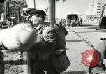 Standbild europäische Truppen Ägypten, 1956, aus Sekunde 26 historischem Filmmaterial Videoclip 65675064694