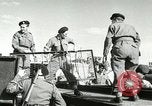 Standbild europäische Truppen Ägypten, 1956, aus Sekunde 34 historischem Filmmaterial Videoclip 65675064694