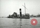 Standbild europäische Schiffe Ägypten, 1956, aus Sekunde 48 historischem Filmmaterial Videoclip 65675064695