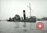 Standbild europäische Schiffe Ägypten, 1956, aus Sekunde 50 historischem Filmmaterial Videoclip 65675064695