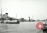 Standbild europäische Schiffe Ägypten, 1956, aus Sekunde 58 historischem Filmmaterial Videoclip 65675064695