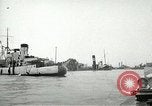 Standbild europäische Schiffe Ägypten, 1956, aus Sekunde 59 historischem Filmmaterial Videoclip 65675064695