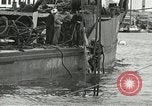 Standbild europäische Schiffe Ägypten, 1956, aus Sekunde 4 historischem Filmmaterial Videoclip 65675064696