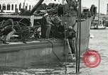 Standbild europäische Schiffe Ägypten, 1956, aus Sekunde 13 historischem Filmmaterial Videoclip 65675064696