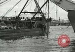 Standbild europäische Schiffe Ägypten, 1956, aus Sekunde 18 historischem Filmmaterial Videoclip 65675064696