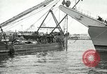 Standbild europäische Schiffe Ägypten, 1956, aus Sekunde 32 historischem Filmmaterial Videoclip 65675064696