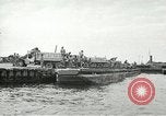 Standbild europäische Schiffe Ägypten, 1956, aus Sekunde 36 historischem Filmmaterial Videoclip 65675064696