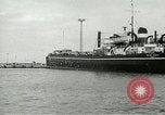 Standbild europäische Schiffe Ägypten, 1956, aus Sekunde 53 historischem Filmmaterial Videoclip 65675064696
