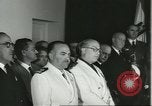 Standbild spanische Würdenträger Spanien, 1957, aus Sekunde 30 historischem Filmmaterial Videoclip 65675064699