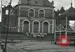 Standbild Brasilianische kautschuk Plantage Gemeinschaft Brasilien, 1934, aus Sekunde 53 historischem Filmmaterial Videoclip 65675064719