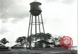 Standbild Arbeiter Dorf für Fordlandia Brasilien, 1932, aus Sekunde 43 historischem Filmmaterial Videoclip 65675064729
