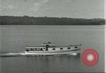 Standbild Dorf in Brasilien vom Fluss aus gesehen Brasilien, 1932, aus Sekunde 27 historischem Filmmaterial Videoclip 65675064730
