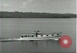 Standbild Dorf in Brasilien vom Fluss aus gesehen Brasilien, 1932, aus Sekunde 29 historischem Filmmaterial Videoclip 65675064730