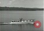 Standbild Dorf in Brasilien vom Fluss aus gesehen Brasilien, 1932, aus Sekunde 32 historischem Filmmaterial Videoclip 65675064730