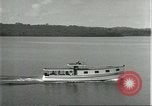 Standbild Dorf in Brasilien vom Fluss aus gesehen Brasilien, 1932, aus Sekunde 33 historischem Filmmaterial Videoclip 65675064730
