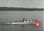 Standbild Dorf in Brasilien vom Fluss aus gesehen Brasilien, 1932, aus Sekunde 35 historischem Filmmaterial Videoclip 65675064730