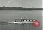 Standbild Dorf in Brasilien vom Fluss aus gesehen Brasilien, 1932, aus Sekunde 36 historischem Filmmaterial Videoclip 65675064730