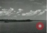 Standbild Dorf in Brasilien vom Fluss aus gesehen Brasilien, 1932, aus Sekunde 41 historischem Filmmaterial Videoclip 65675064730