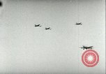 Standbild deutsche Flugzeuge Sewastopol Ukraine Sowjetunion, 1942, aus Sekunde 12 historischem Filmmaterial Videoclip 65675064772