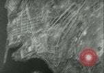 Standbild deutsche Flugzeuge Sewastopol Ukraine Sowjetunion, 1942, aus Sekunde 30 historischem Filmmaterial Videoclip 65675064772